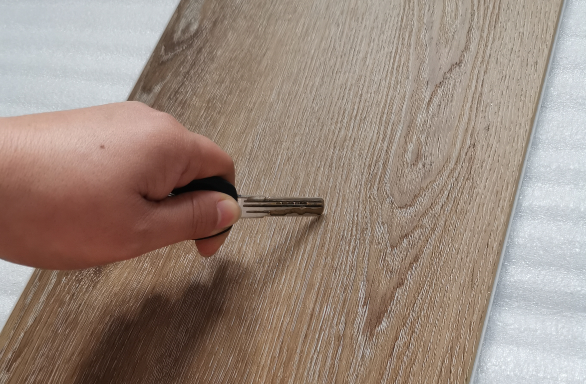 Gery Oak Wood Grain Uniline Click Laminate Floor